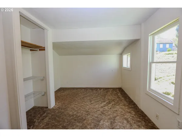 $299,900 | 411 Southeast Wells Road, Oakland, OR 97462