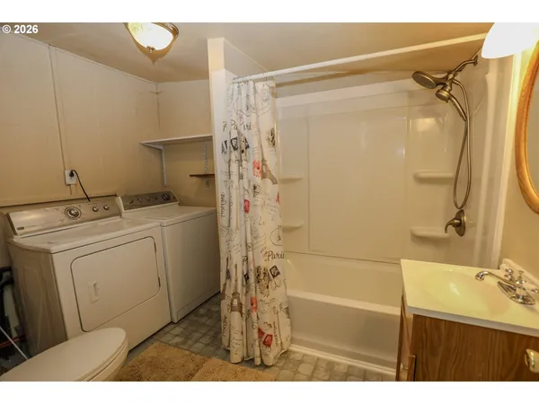 $299,900 | 411 Southeast Wells Road, Oakland, OR 97462