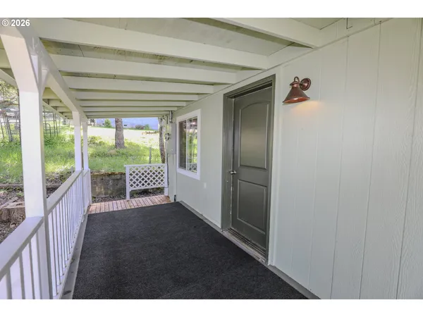 $299,900 | 411 Southeast Wells Road, Oakland, OR 97462