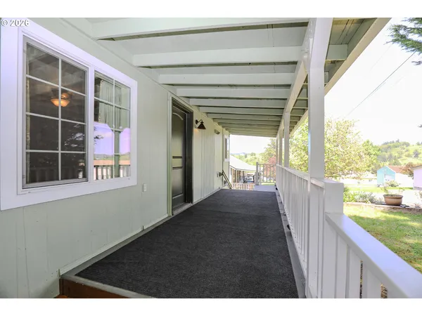 $299,900 | 411 Southeast Wells Road, Oakland, OR 97462