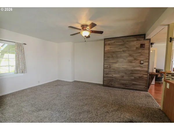 $299,900 | 411 Southeast Wells Road, Oakland, OR 97462