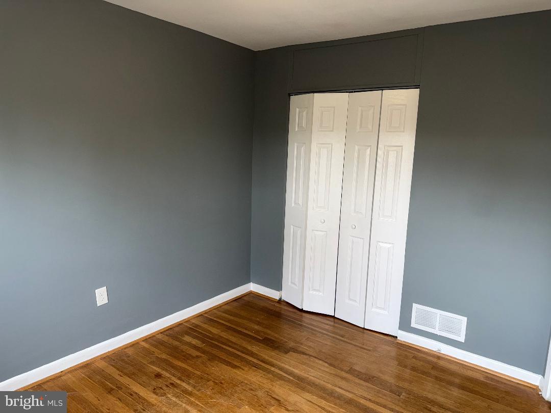 645 Queensgate Road Baltimore, MD 21229 - Photo 12 of 21 a view of room