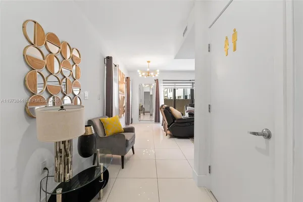 $1,750 | 206 Northwest 11th Court, Unit 206, Florida City, FL 33034