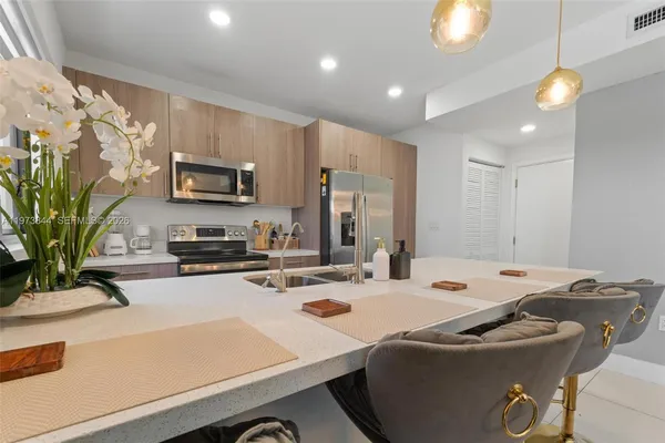 $1,750 | 206 Northwest 11th Court, Unit 206, Florida City, FL 33034