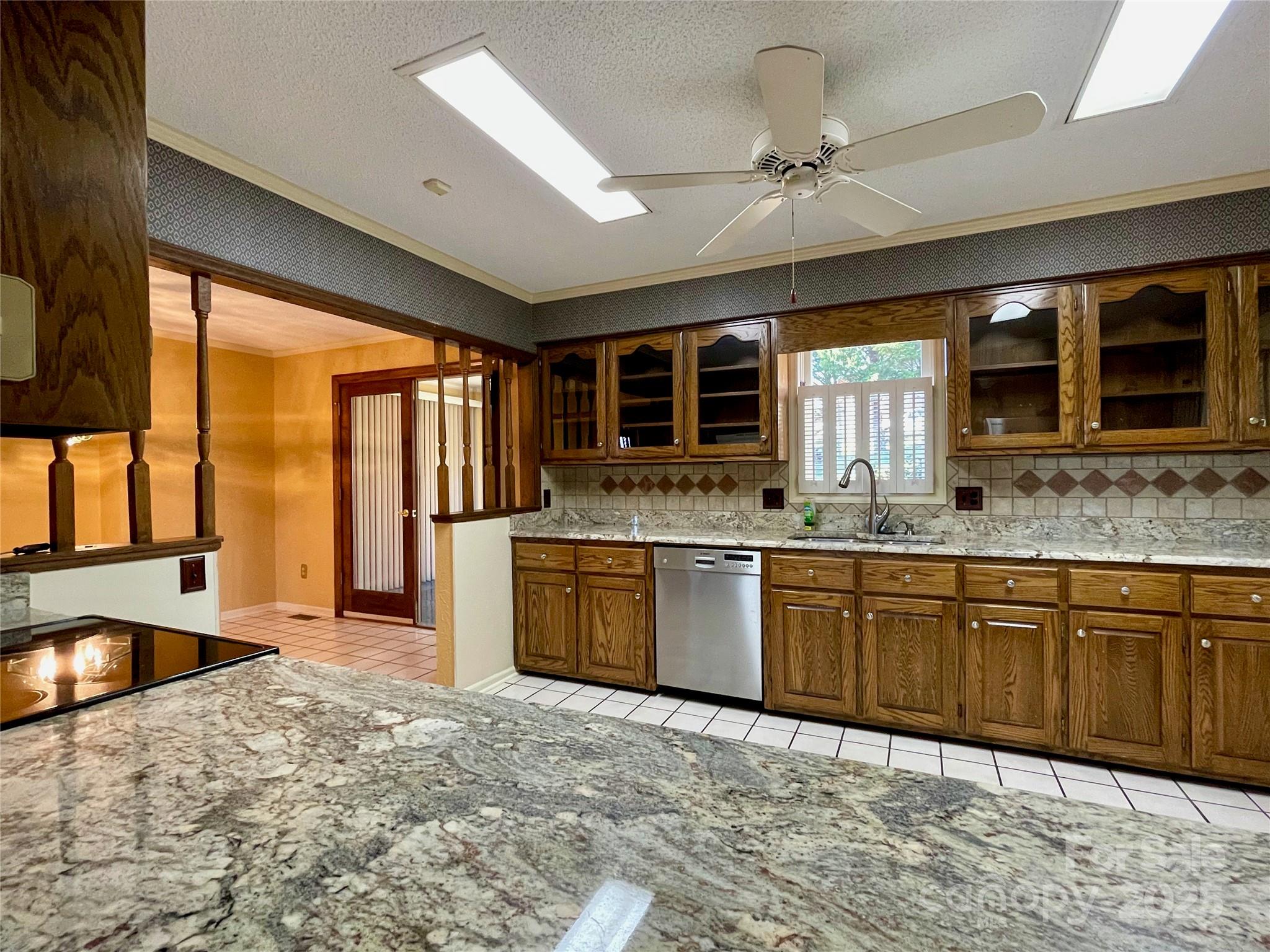 5232 Wolfe Road Hickory, NC 28601 - Photo 7 of 47