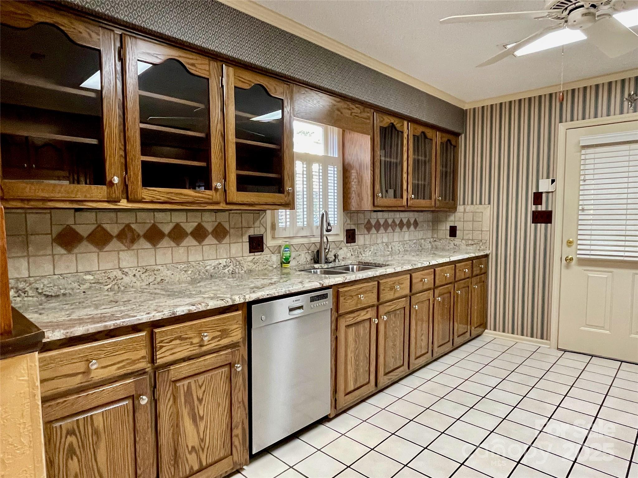 5232 Wolfe Road Hickory, NC 28601 - Photo 9 of 47