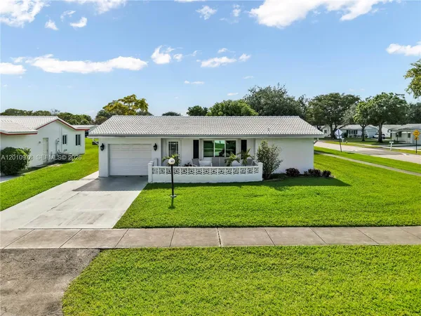 $399,999 | 1621 Northwest 85th Way, Plantation, FL 33322