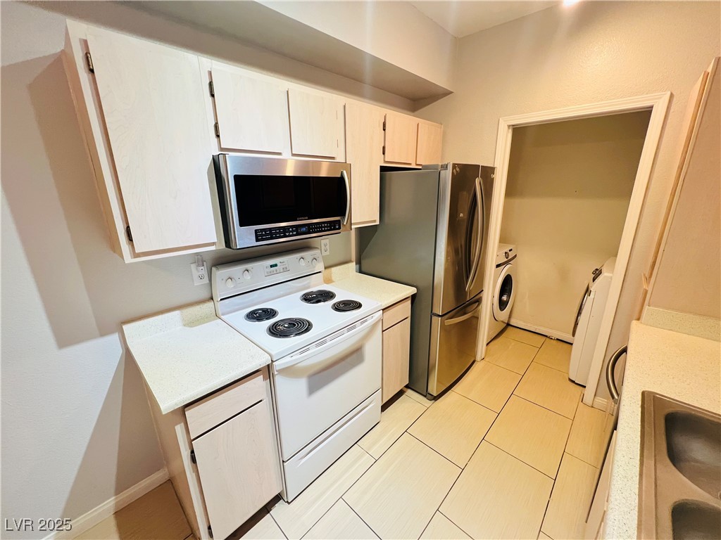 231 West Horizon Ridge Parkway, Unit 317 Henderson, NV 89012 - Photo 13 of 30