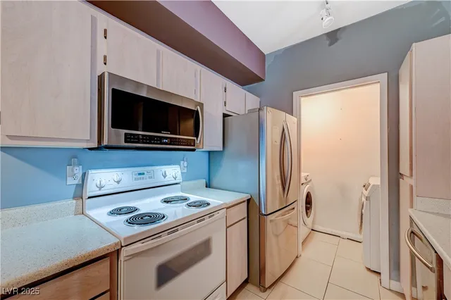 $242,000 | 231 West Horizon Ridge Parkway, Unit 317, Henderson, NV 89012