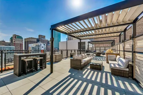 $250,000 | 621 South Plymouth Court, Unit 308, Chicago, IL 60605
