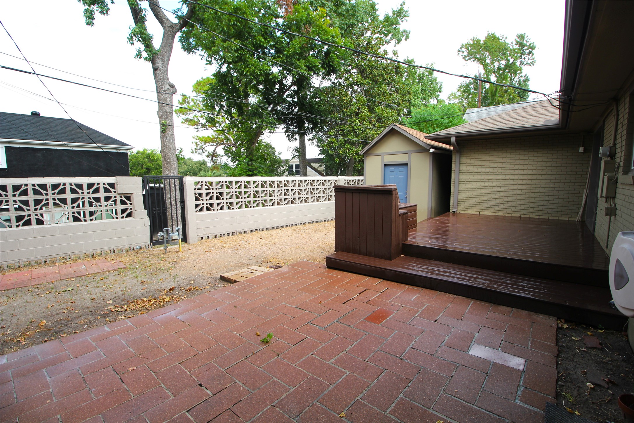 6729 Sylvan Road Houston, TX 77023 - Photo 24 of 27 Paved patio area, great for grilling