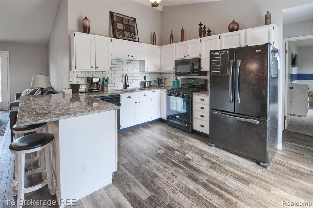 6060 Johnson Road Flushing, MI 48433 - Photo 13 of 33