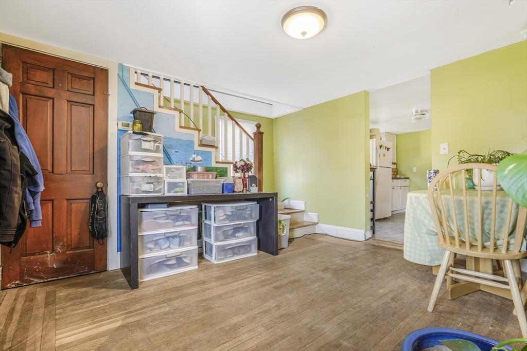 57 Washington Avenue Riverside, RI 02915 - Photo 8 of 39 Gallery Image 8