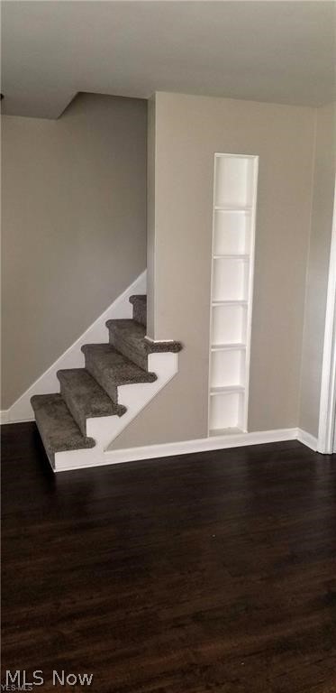 4303 Elmwood Road Cleveland, OH 44121 - Photo 5 of 35