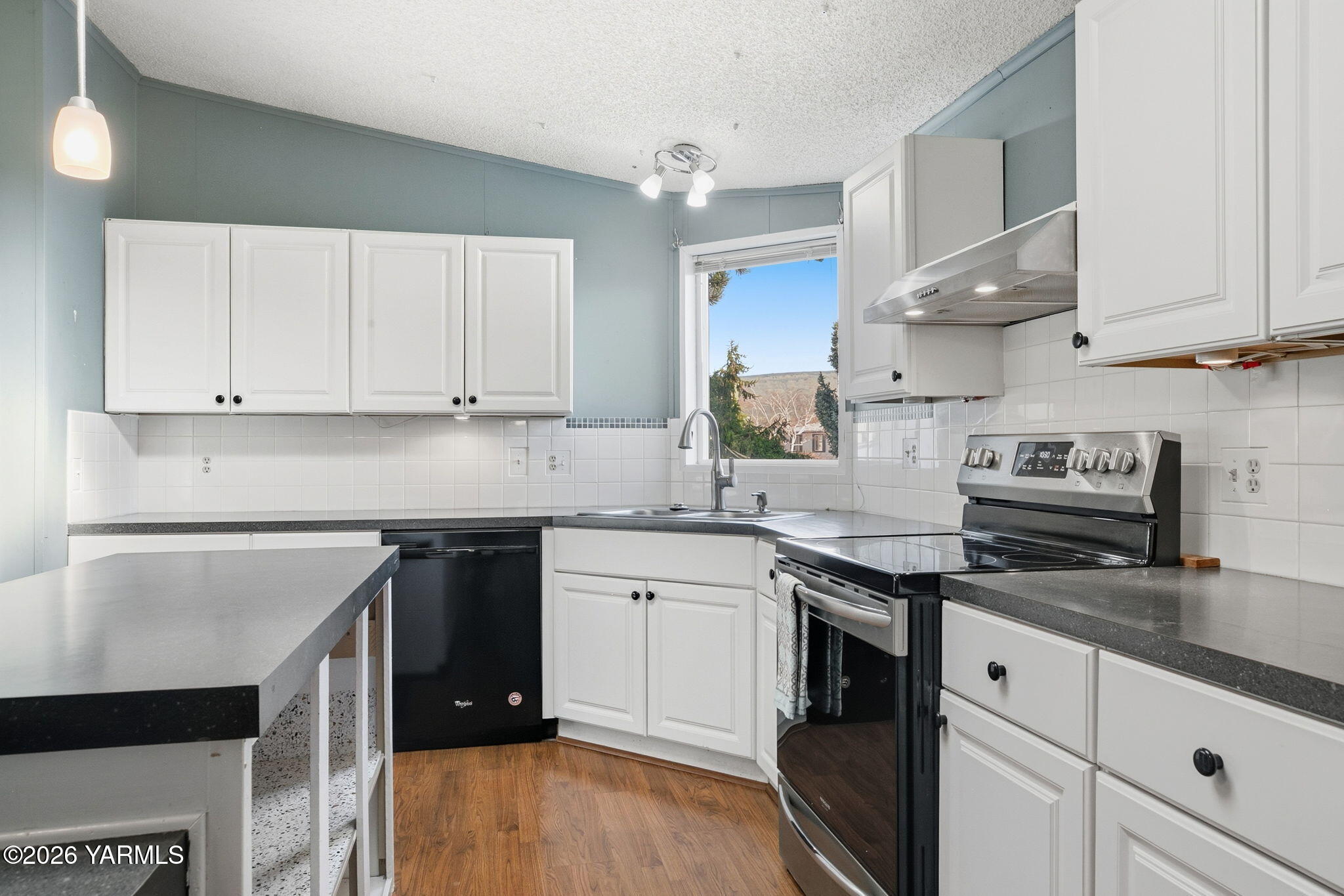 3701 Gun Club Road, Unit 68 Yakima, WA 98901 - Photo 14 of 25 Kitchen