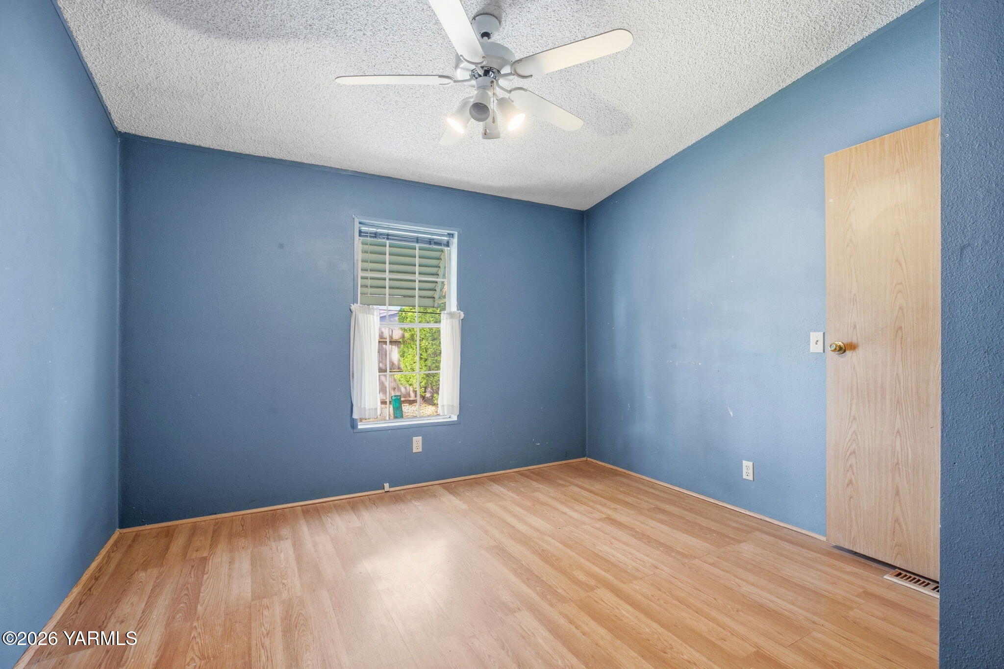 3701 Gun Club Road, Unit 68 Yakima, WA 98901 - Photo 23 of 25 Bedroom 3