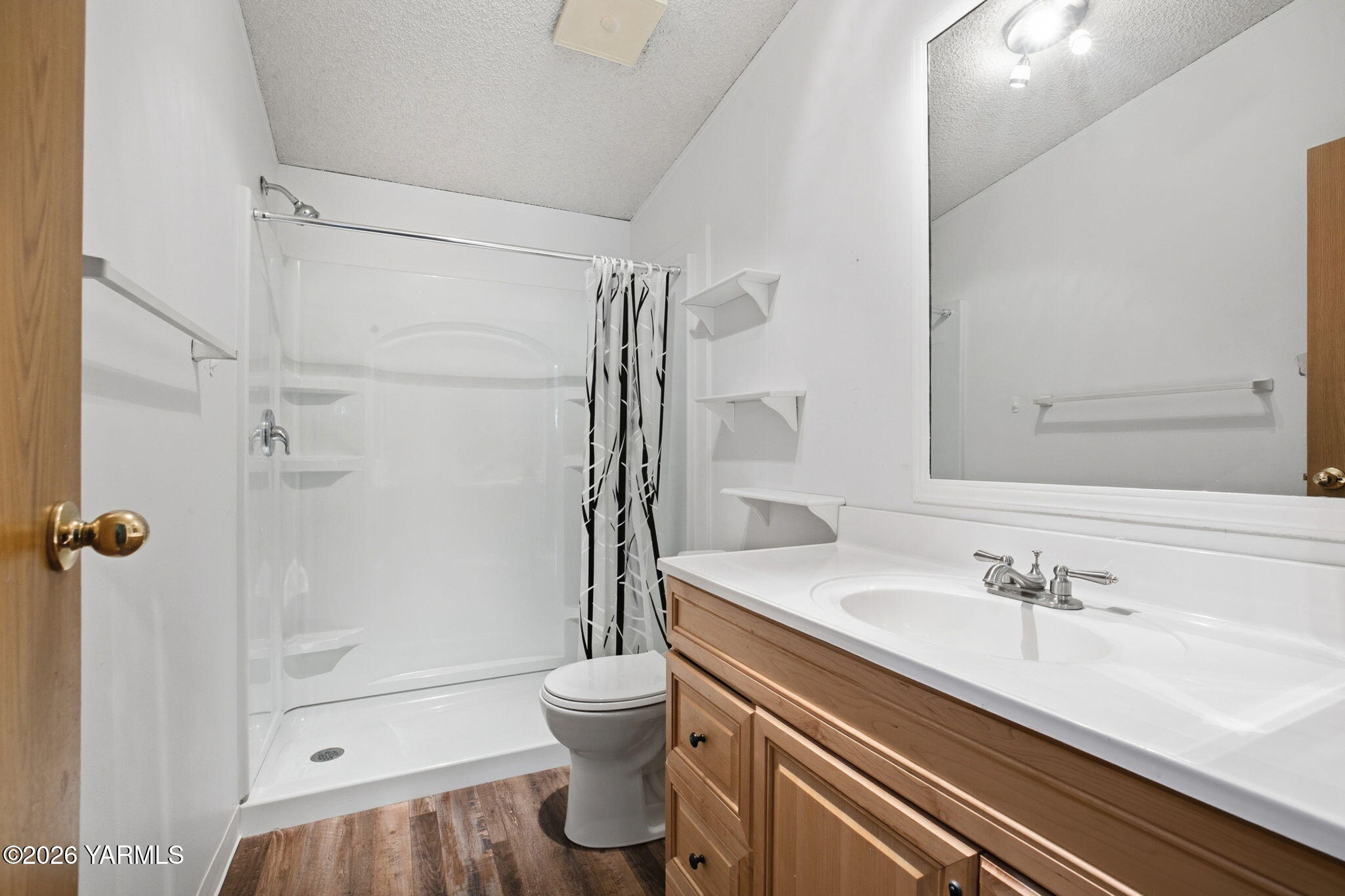 3701 Gun Club Road, Unit 68 Yakima, WA 98901 - Photo 24 of 25 Hall Bathroom
