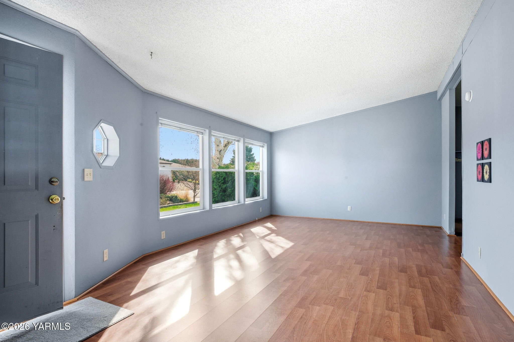 3701 Gun Club Road, Unit 68 Yakima, WA 98901 - Photo 10 of 25 Living Room