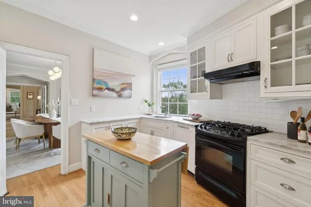 $989,000 | 2737 Devonshire Place Northwest, Unit 503, Washington, DC 20008