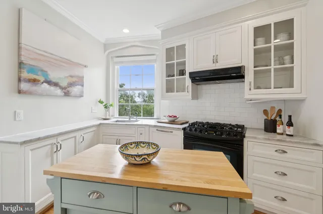 $989,000 | 2737 Devonshire Place Northwest, Unit 503, Washington, DC 20008