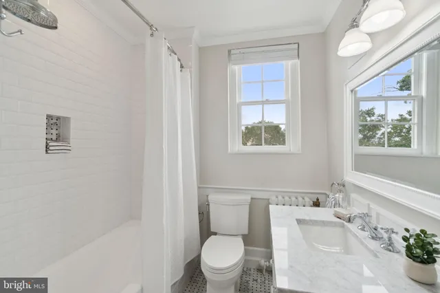 $989,000 | 2737 Devonshire Place Northwest, Unit 503, Washington, DC 20008