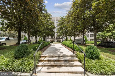 $989,000 | 2737 Devonshire Place Northwest, Unit 503, Washington, DC 20008