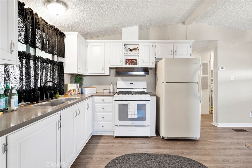 23456 Ottawa Road, Unit 28 Apple Valley, CA 92308 - Photo 12 of 35