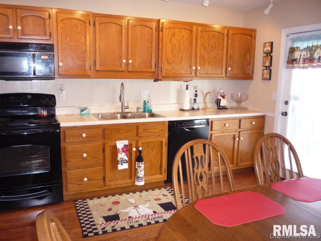 1160 Willowbrook Lane Springfield, IL 62711 - Photo 13 of 17 Gallery Image 13
