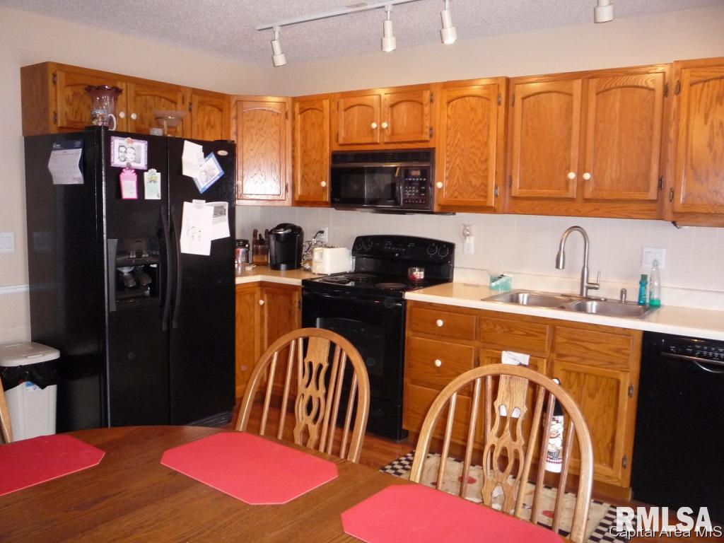 1160 Willowbrook Lane Springfield, IL 62711 - Photo 14 of 17 Gallery Image 14