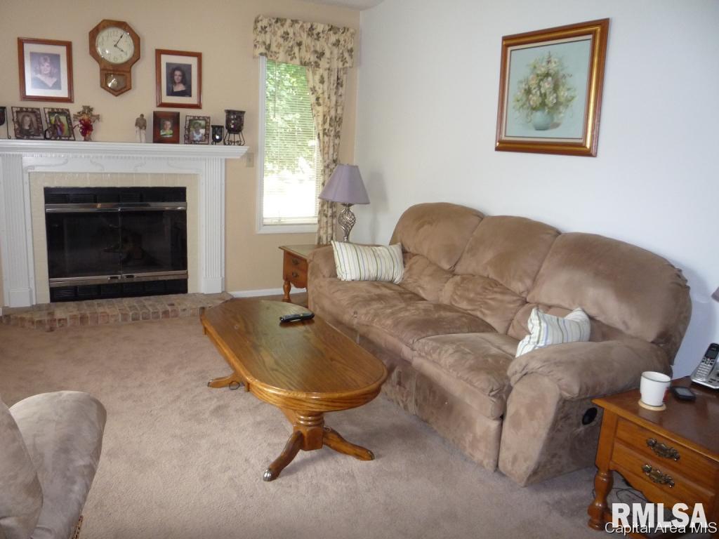 1160 Willowbrook Lane Springfield, IL 62711 - Photo 2 of 17 Gallery Image 2