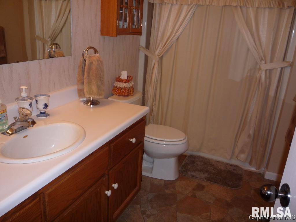 1160 Willowbrook Lane Springfield, IL 62711 - Photo 6 of 17 Gallery Image 6