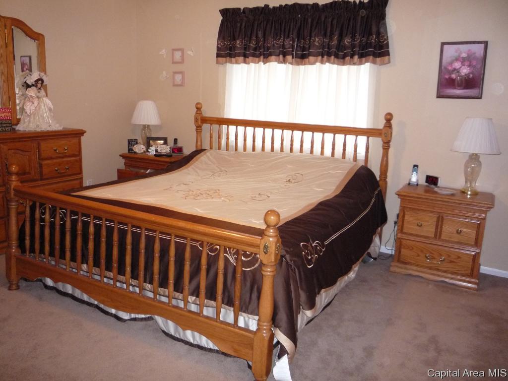 1160 Willowbrook Lane Springfield, IL 62711 - Photo 8 of 17 Gallery Image 8
