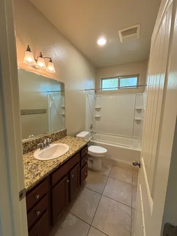 $449,500 | 6235 East Pontiac Way, Fresno, CA 93727