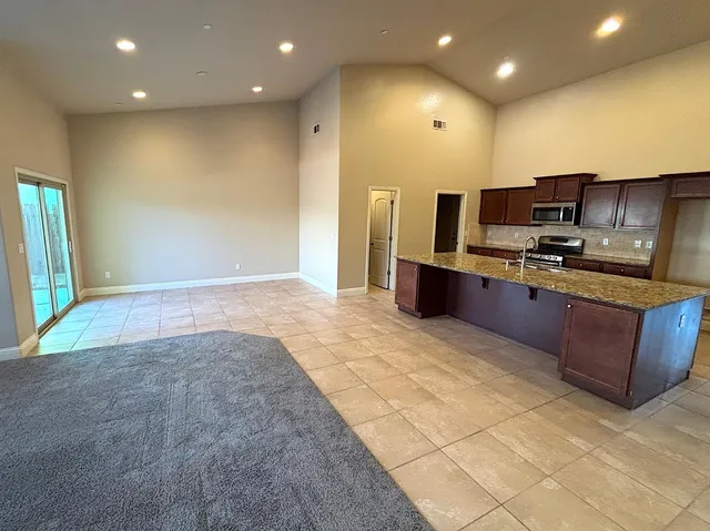 $449,500 | 6235 East Pontiac Way, Fresno, CA 93727