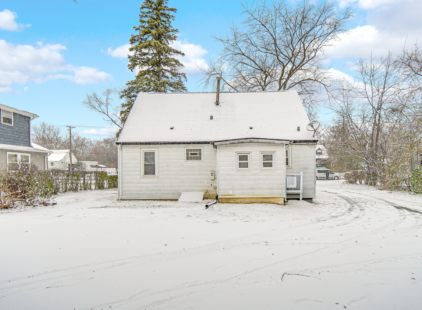 3009 Olive Road Homewood, IL 60430 - Photo 21 of 22 a view of a house with snow in front of it
