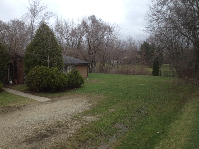 103 North Haman Road Inverness, IL 60010 - Photo 6 of 12 a view of a backyard