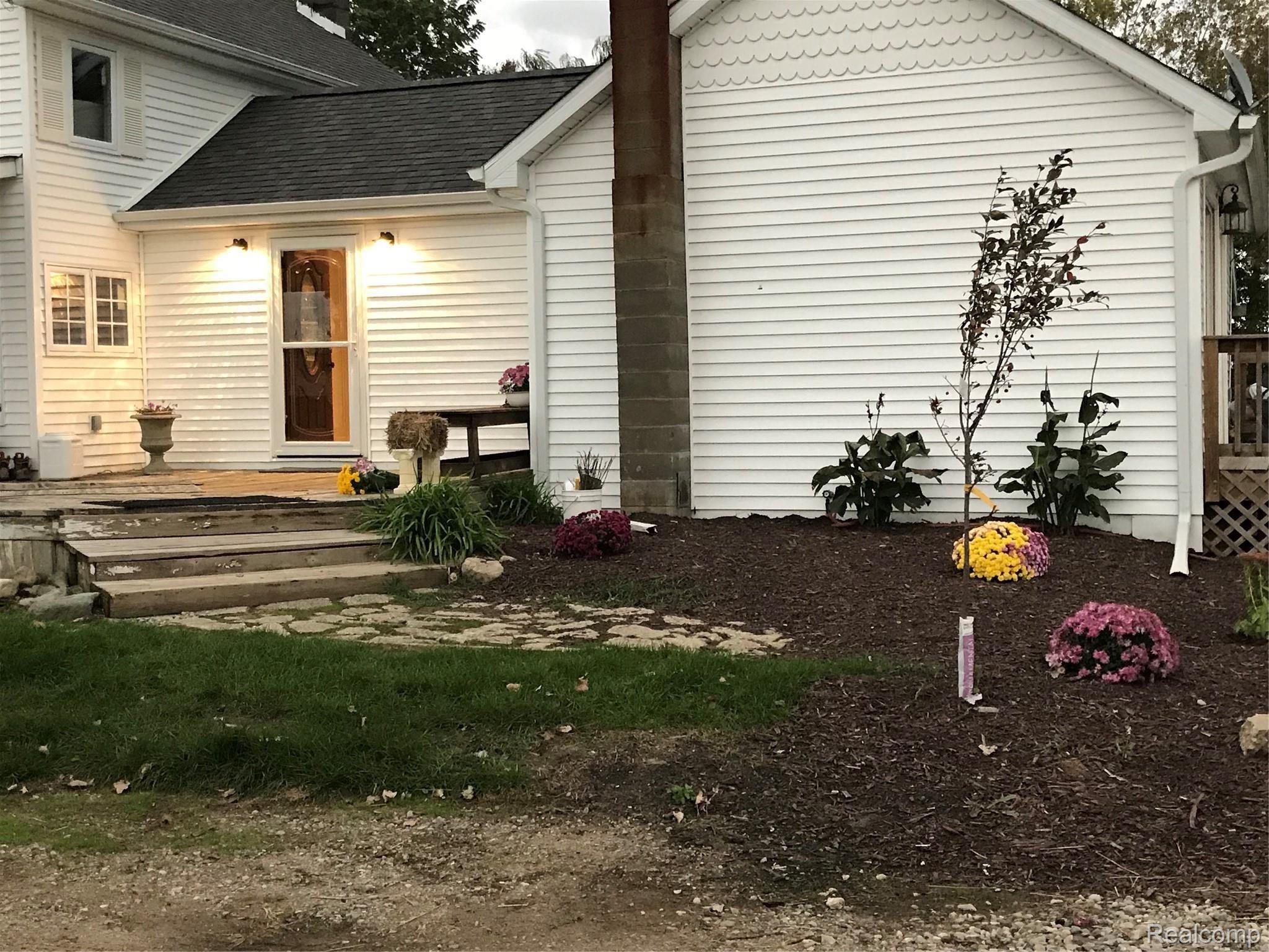 736 East Millington Road Mayville, MI 48744 - Photo 3 of 87 IMG_1551.jpg