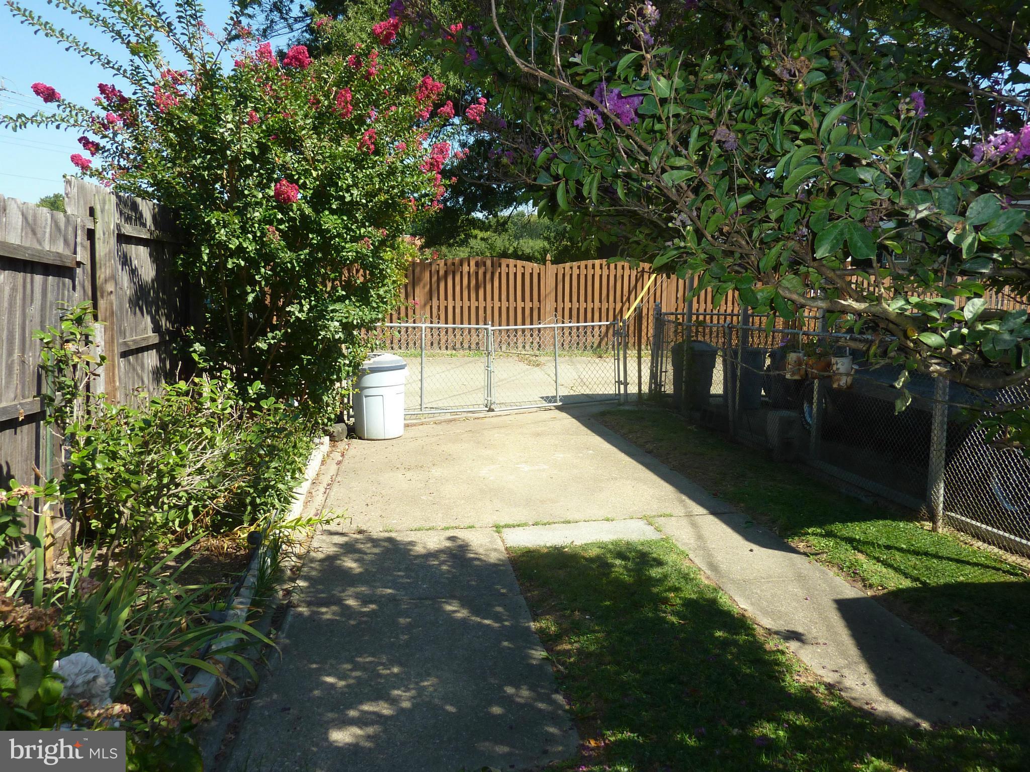 8019 Charlesmont Road Baltimore, MD 21222 - Photo 20 of 25 a view of a backyard