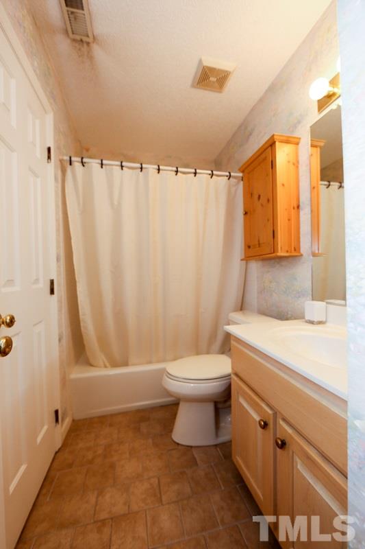 2328 Declaration Drive Raleigh, NC 27615 - Photo 17 of 21