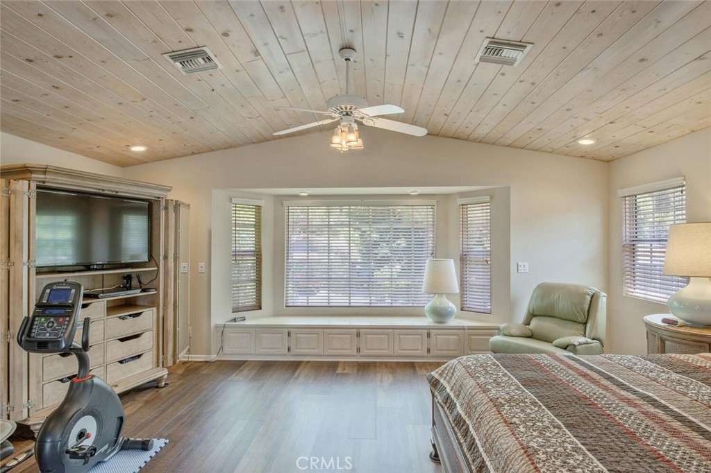15744 Beaver Run Road Canyon Country, CA 91387 - Photo 22 of 55 Upstairs Primary Retreat