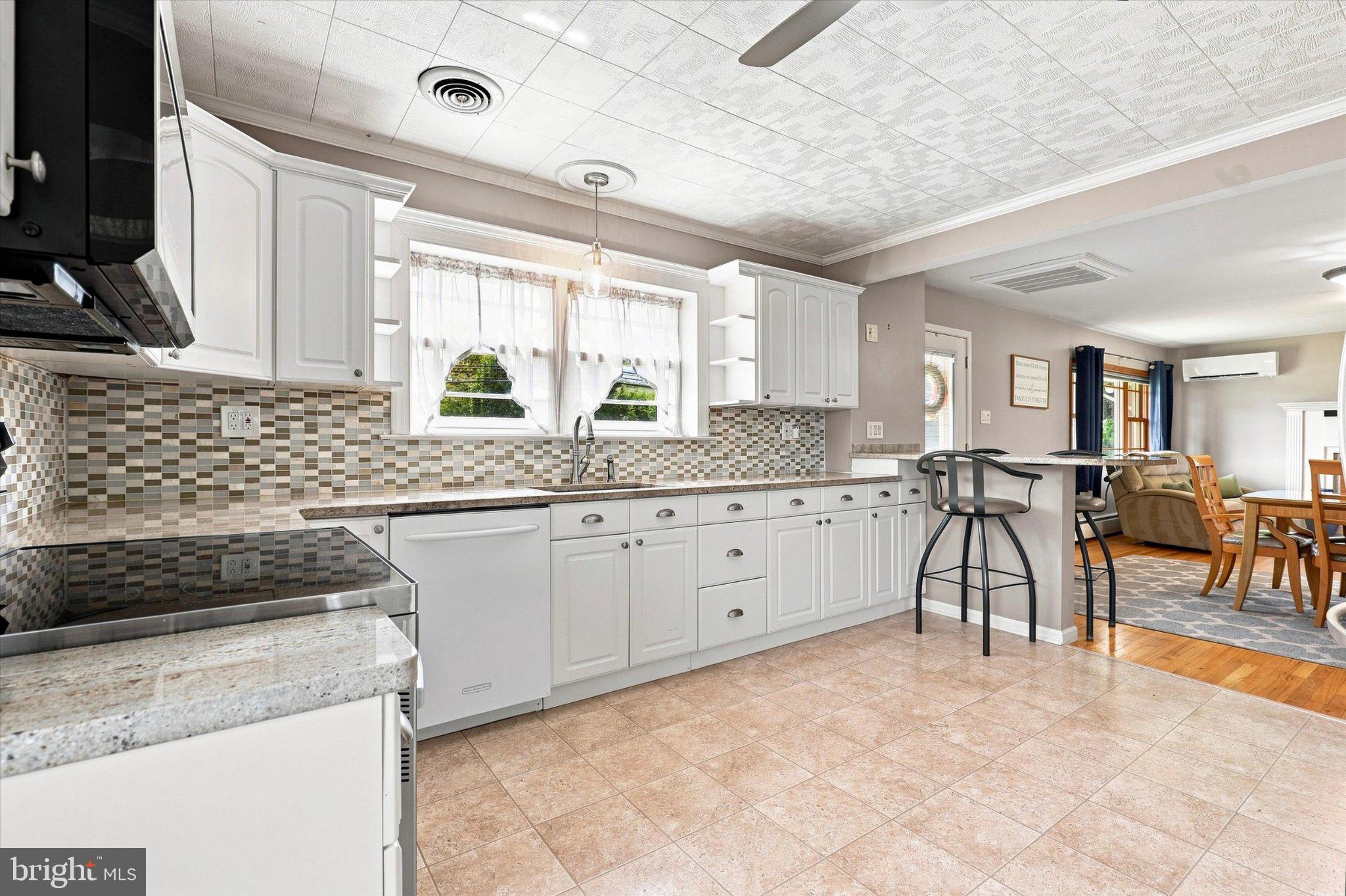 714 Norristown Road Horsham, PA 19044 - Photo 4 of 34 Gallery Image 4