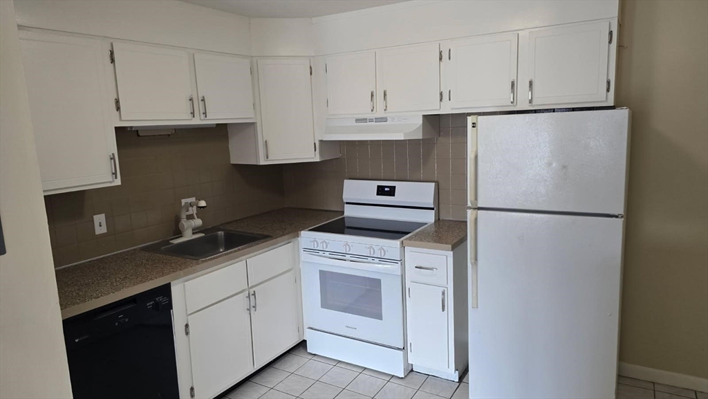 176 Maple Avenue, Unit 131 Rutland, MA 01543 - Photo 2 of 7