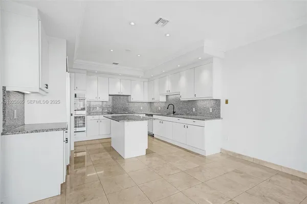 $16,500 | 10101 Collins Avenue, Unit 17A, Bal Harbour, FL 33154
