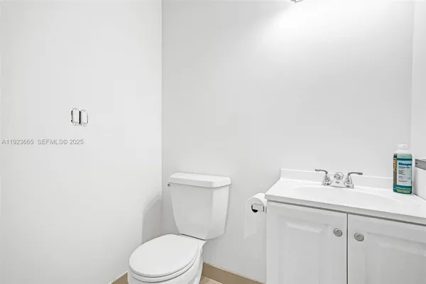 $16,500 | 10101 Collins Avenue, Unit 17A, Bal Harbour, FL 33154