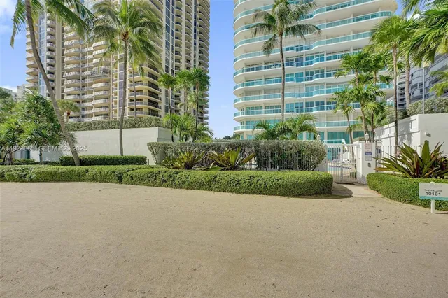 $17,000 | 10101 Collins Avenue, Unit 17A, Bal Harbour, FL 33154
