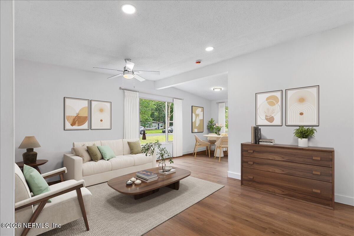 6903 Clovis Road Jacksonville, FL 32205 - Photo 4 of 18 04-Living Room