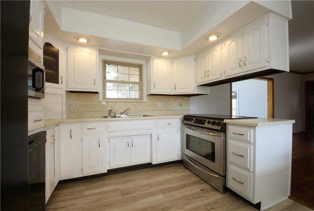 7050 Milhouse Road Indianapolis, IN 46221 - Photo 4 of 24