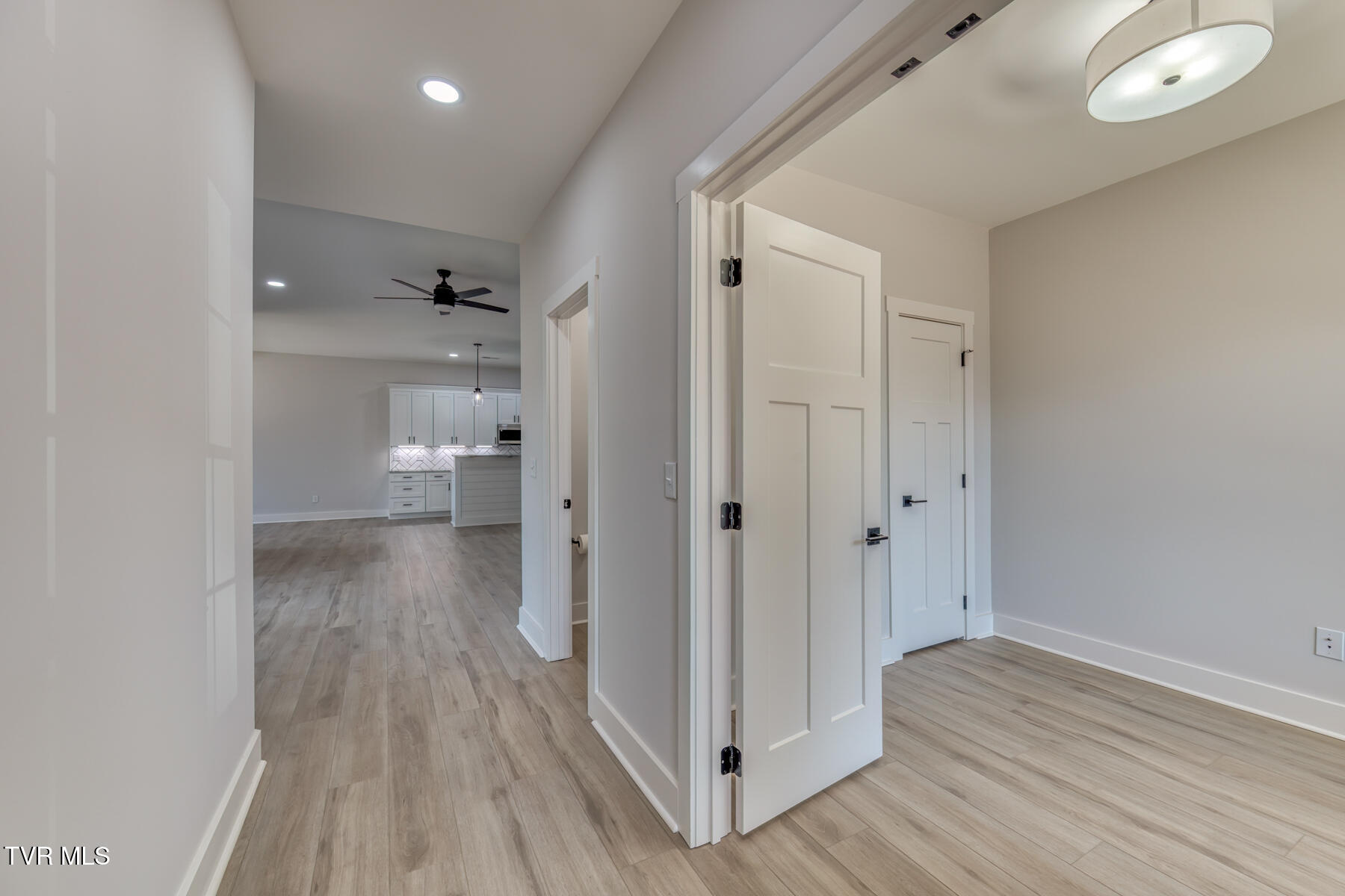 79 Slonaker Circle Jonesborough, TN 37659 - Photo 3 of 25 79 Slonaker Cir-7