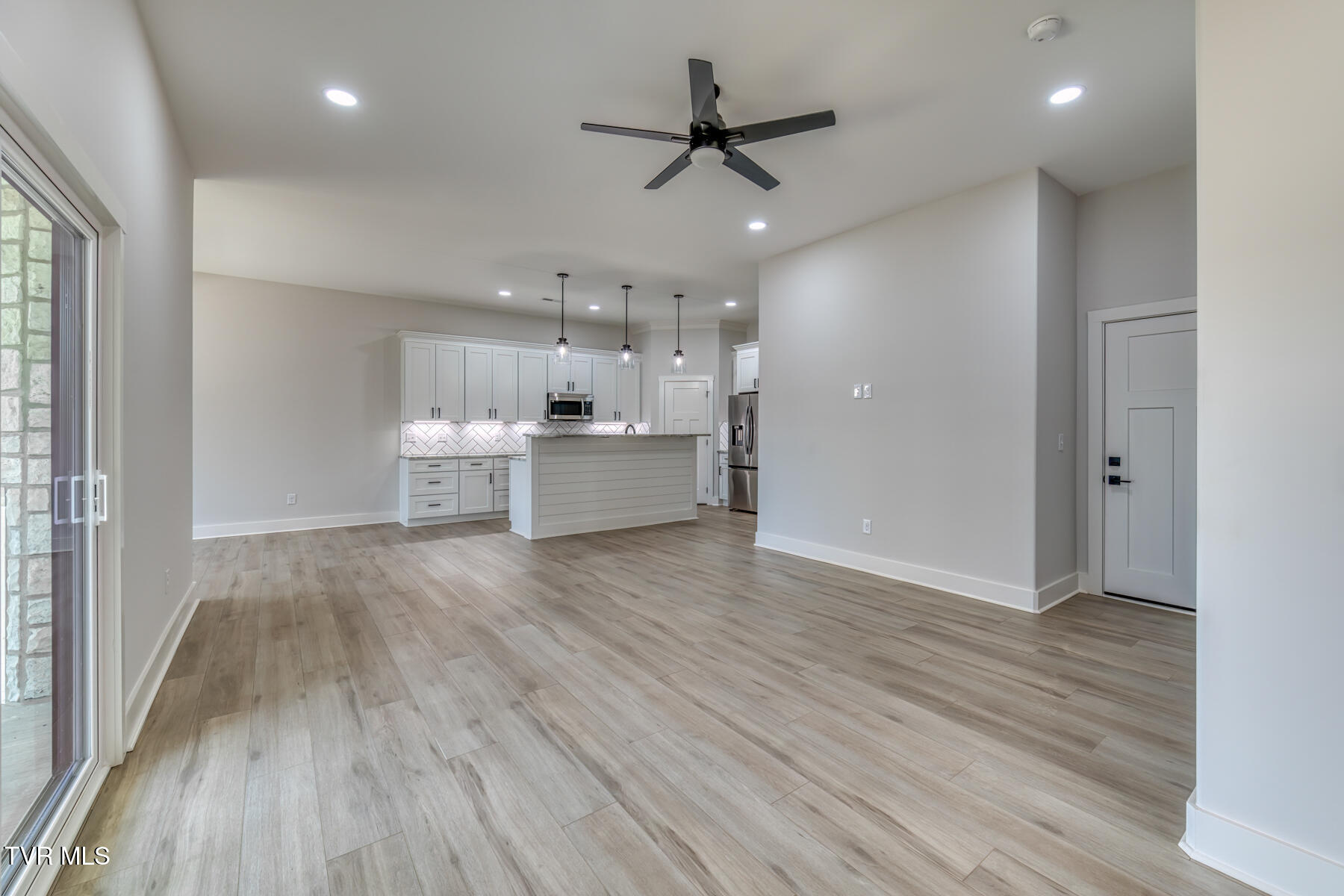 79 Slonaker Circle Jonesborough, TN 37659 - Photo 4 of 25 79 Slonaker Cir-12