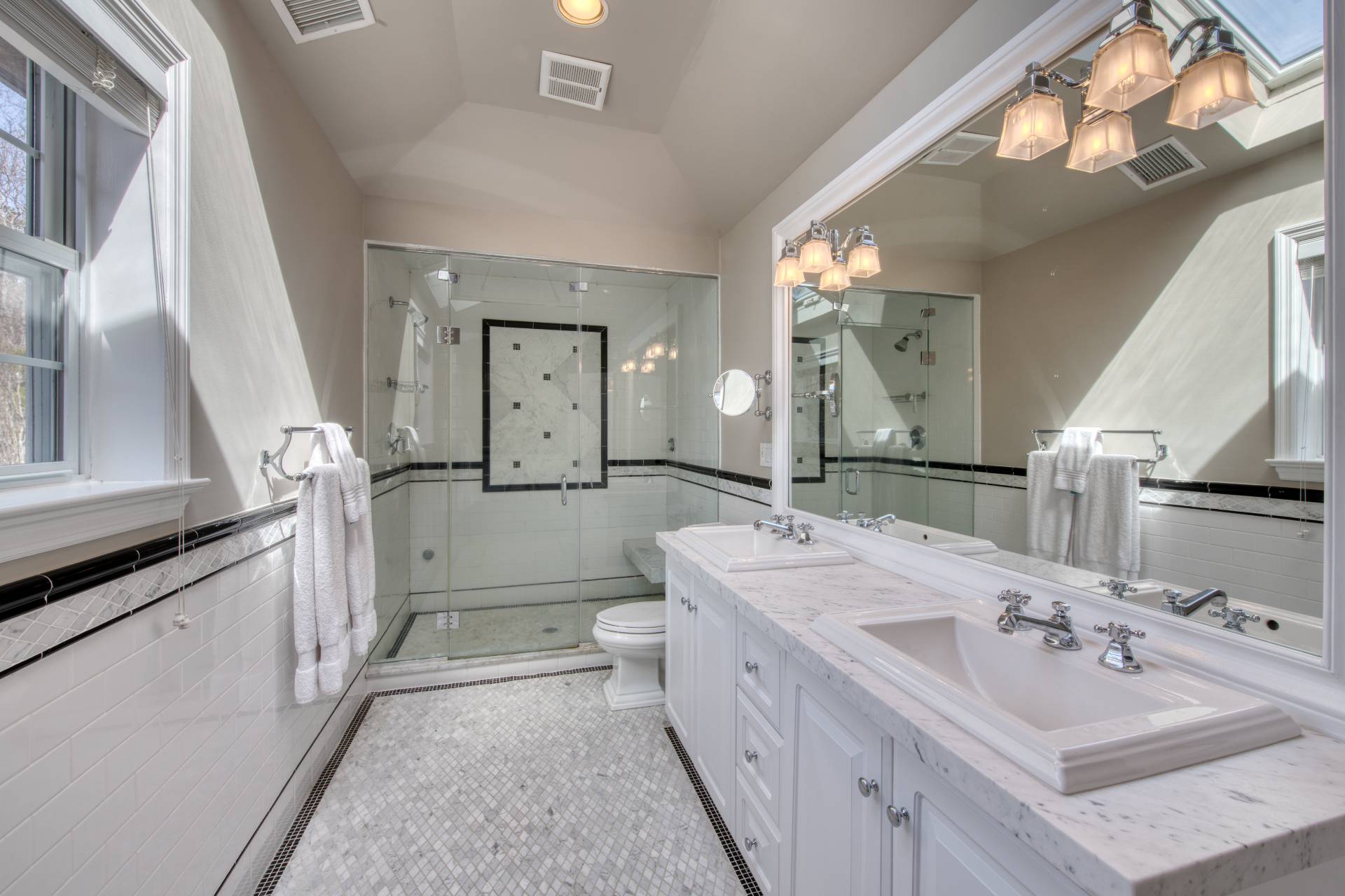 371 Rte 114 East Hampton, NY 11937 - Photo 11 of 33